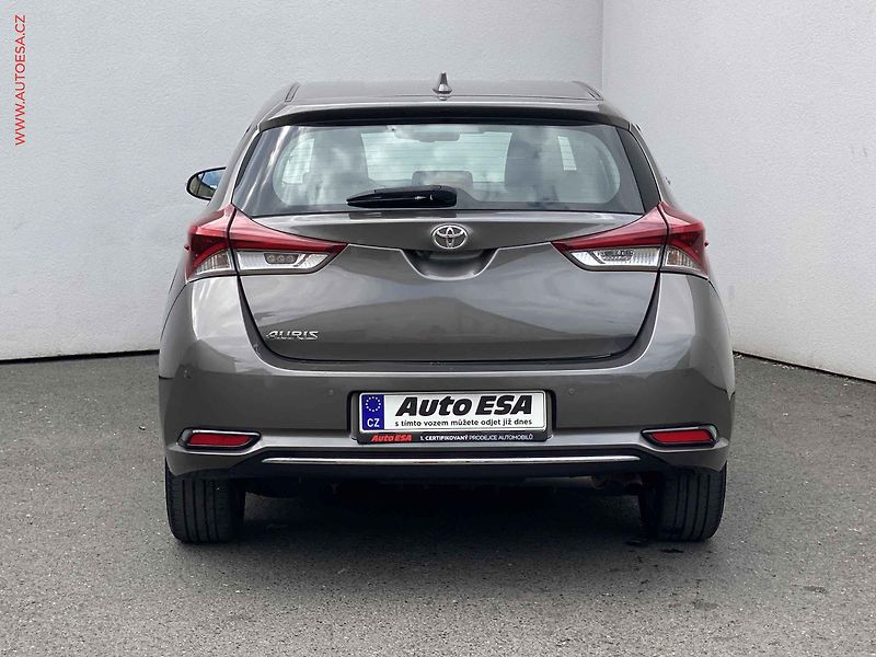 Toyota Auris (2019) 1.6i, ČR, servis.kniha - fotka 5 z 18