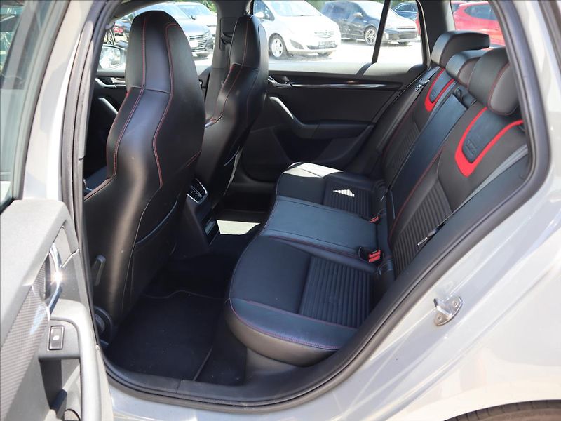 Škoda Octavia 2,0 RS TDi Nové Rozvody, Brzdy - fotka 27 z 32