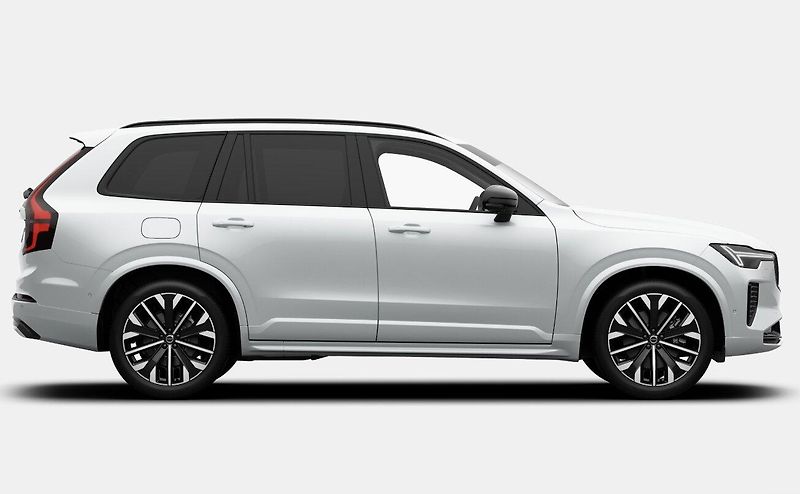 Volvo XC90 (2026) B5 AWD PLUS DARK - fotka 6 z 17
