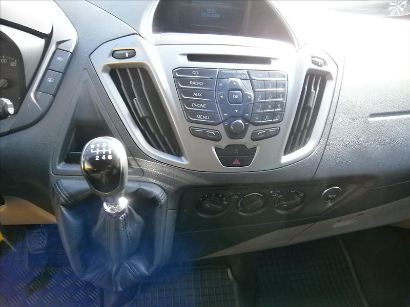 Ford Tourneo Custom 2,2 TDCi  TITANIUM - fotka 20 z 23
