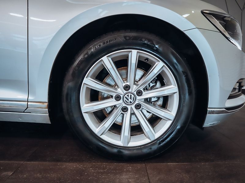 Volkswagen Passat Variant 1.5 TSI Highline Variant - fotka 27 z 28