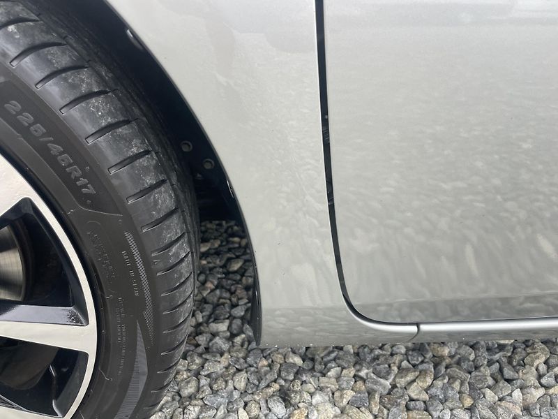 Toyota Auris 1.8i 16v HYBRID AUT SERVIS TOP - fotka 17 z 172