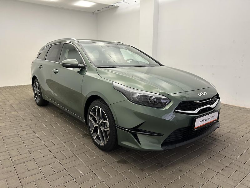 Kia Ceed 1.5 T-GDi GPF TOP (2025) - fotka 20 z 23