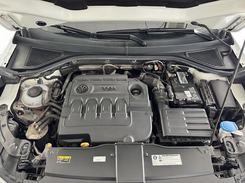 Volkswagen T-Roc 2,0TDI 110kW*STYLE*REZERVACE! - fotka 28 z 28