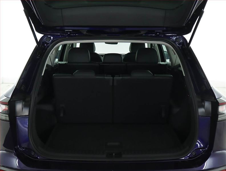 Volkswagen Tayron (2025) 1.5 eTSI - fotka 18 z 19