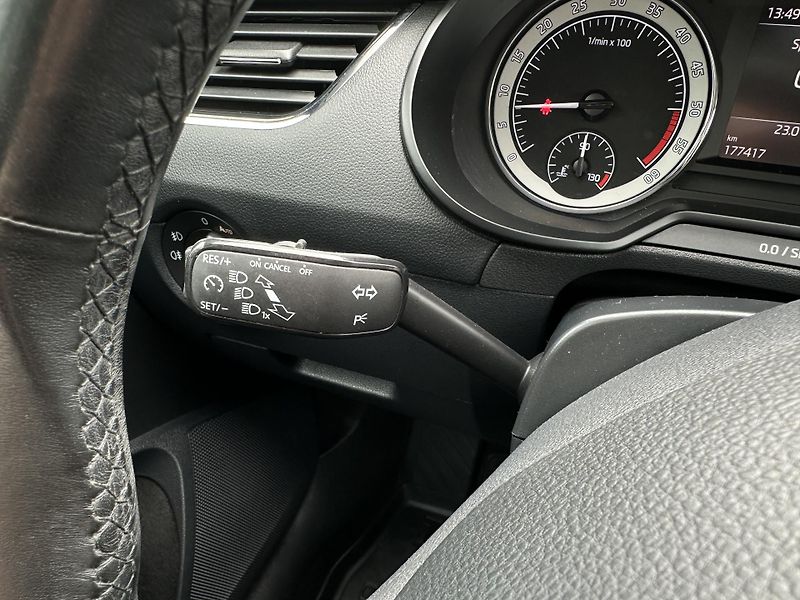 Škoda Octavia Combi 2.0 TDI DSG 4X4 Scout - fotka 21 z 29