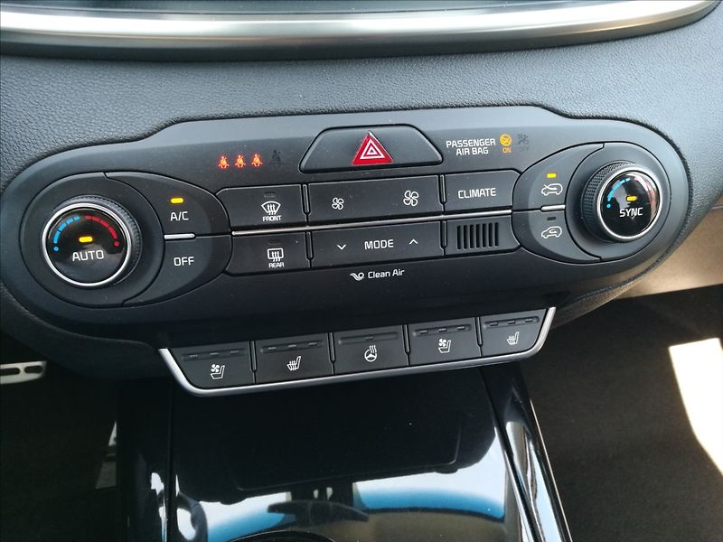 Kia Sorento 2,2 CRDi AWD ECOdynamics - fotka 10 z 27