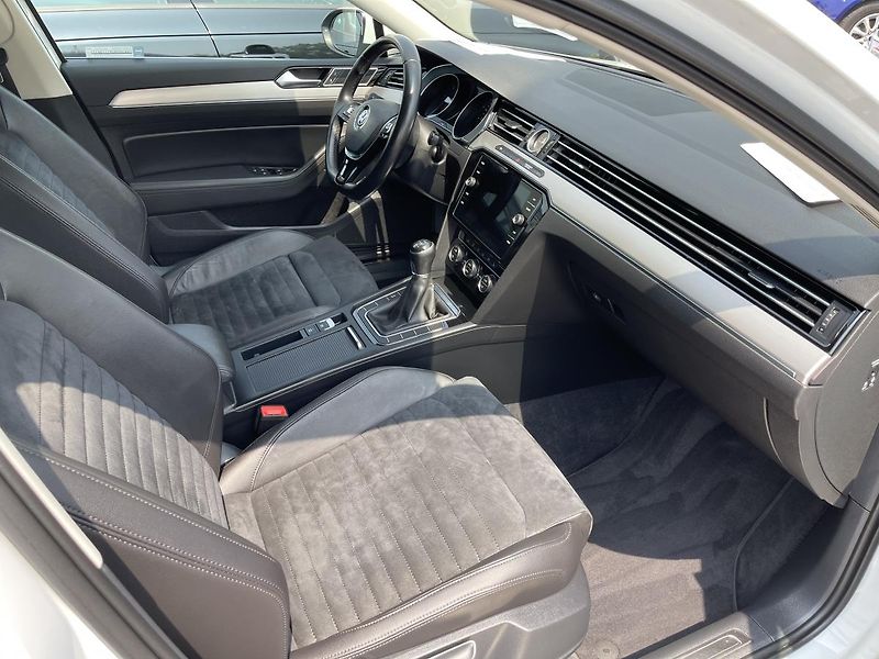 Volkswagen Passat 2.0TDi HIGHLINE NEHAV-DPH-ČR! - fotka 20 z 35