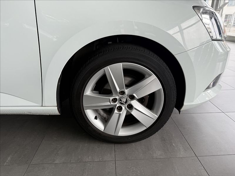 Škoda Fabia 1,2   TSI 66kW,SERVISKA - fotka 24 z 24