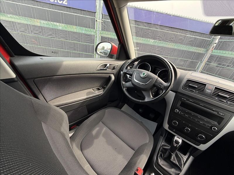 Škoda Yeti 1.2 TSI Ambition - fotka 8 z 16