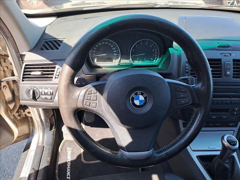 BMW X3 2,0 i 4x4 - fotka 11 z 13
