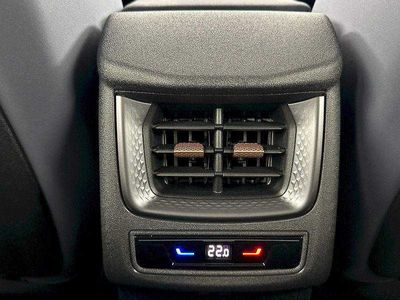 Cupra Terramar (2026) VZ 2.0 TSI 195kW 4x4 DSG - fotka 30 z 34