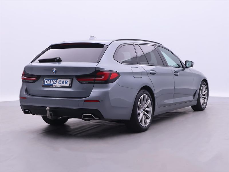 BMW Řada 5 3,0 530d 183kW xDrive Touring - fotka 7 z 35