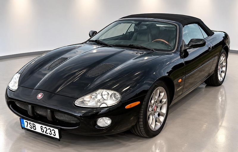Jaguar XKR (2000) 4.0 V8 Supercharged Kabriolet  - fotka 2 z 32