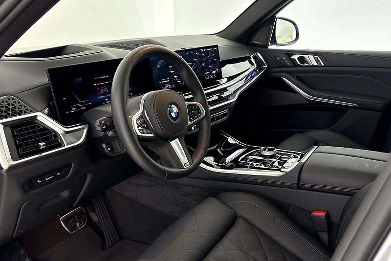 BMW X5 xDrive40i - fotka 6 z 29