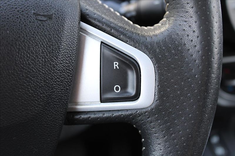 Renault Grand Scénic 1,6 dCi  KEYLESS,7.MÍST,BOSE - fotka 17 z 34