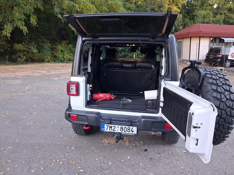 Jeep Wrangler (2021) Rubicon, 1. majitel, ČR - fotka 17 z 62