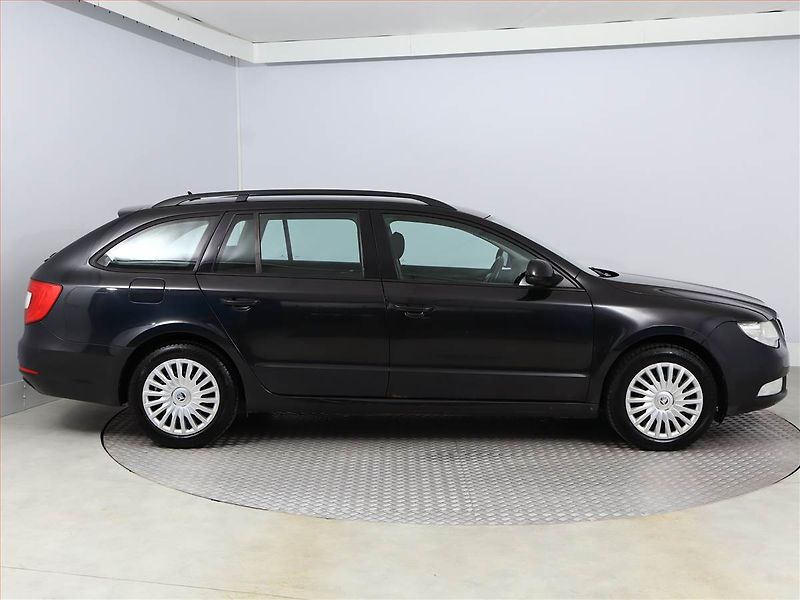 Škoda Superb (2011) 1.4 TSI - fotka 6 z 14