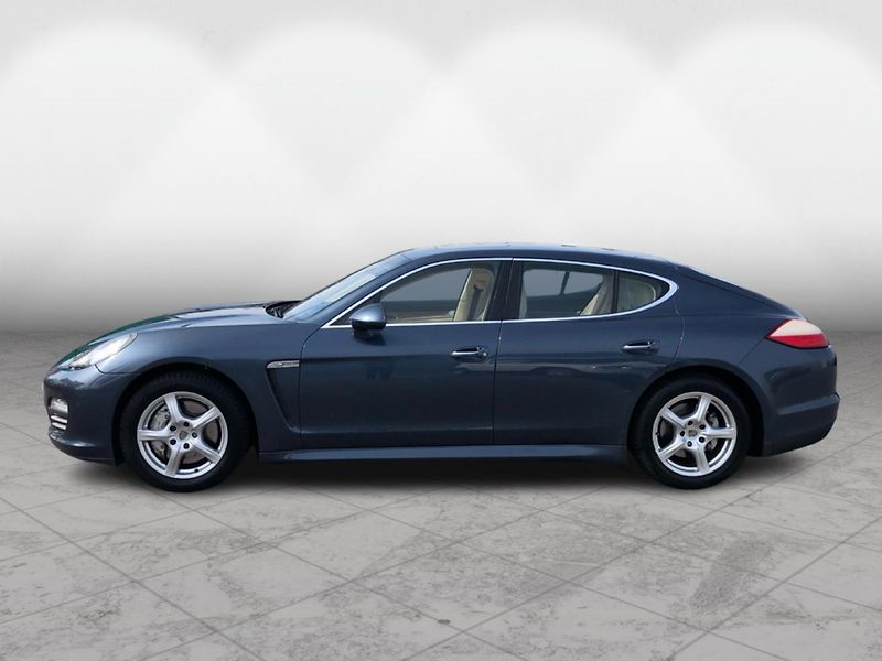 Porsche Panamera 4S - fotka 3 z 30