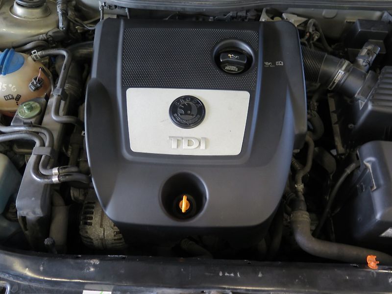 Škoda Octavia (2009) 1.9TDI 74kW,tažné,klima - fotka 17 z 17
