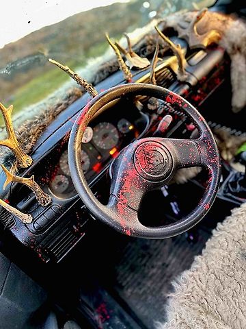 'Krev' a rohy nechybějí ani v interiéru., zdroj: se svolením Davida Chodory