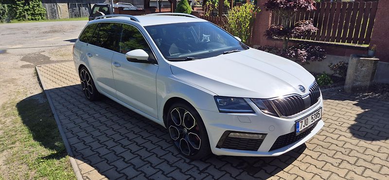 Škoda Octavia (2018) 3 RS - fotka 3 z 18