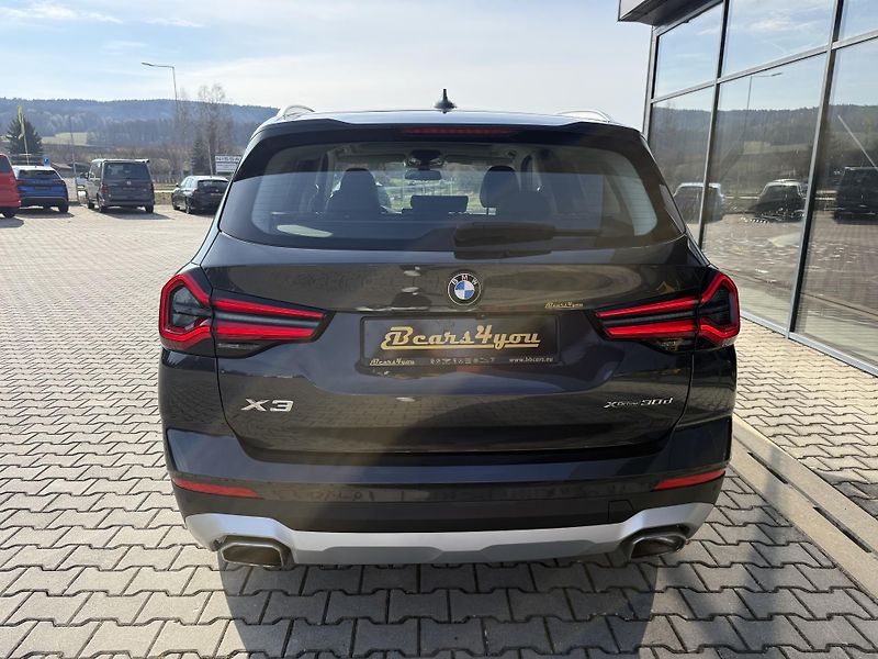 BMW X3 (2022) 30XD 210kW LASER PANORAMA CZ!! - fotka 8 z 43