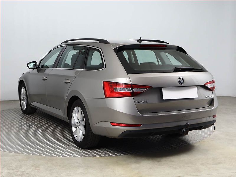 Škoda Superb (2016) Ambition 2.0 TDI, ČR,1.maj - fotka 4 z 19