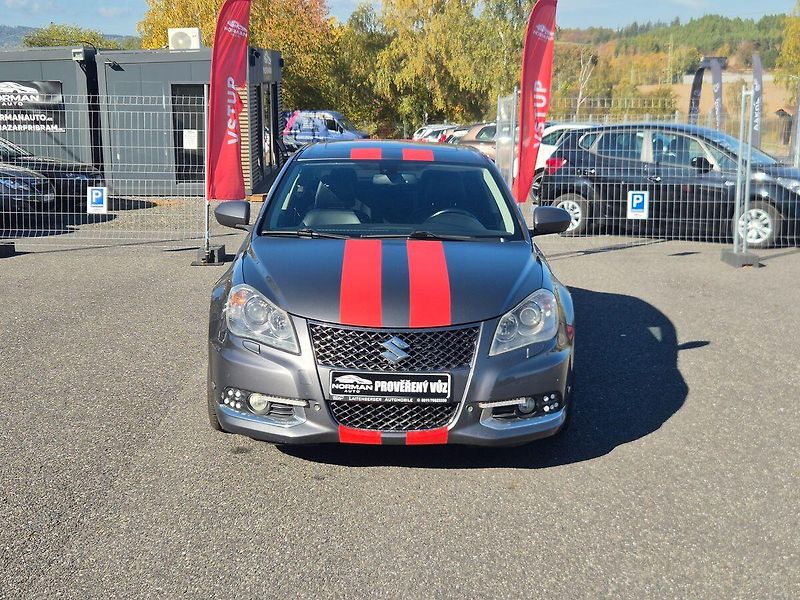 Suzuki Kizashi 2.4i 131kw,LPG,4WD,WEBASTO - fotka 2 z 24