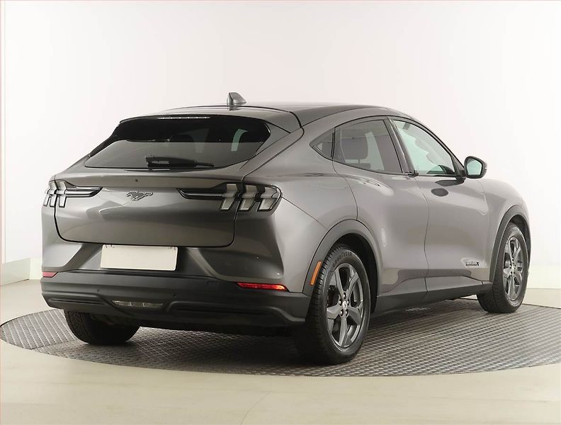 Ford Mustang Mach-E (2021) Extended Range RWD, SoH 94% - fotka 5 z 31