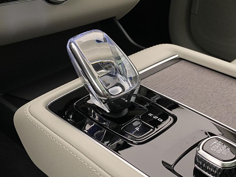 Volvo XC90 (2026) T8 AWD RECHARGE DARK ULTRA - fotka 42 z 74