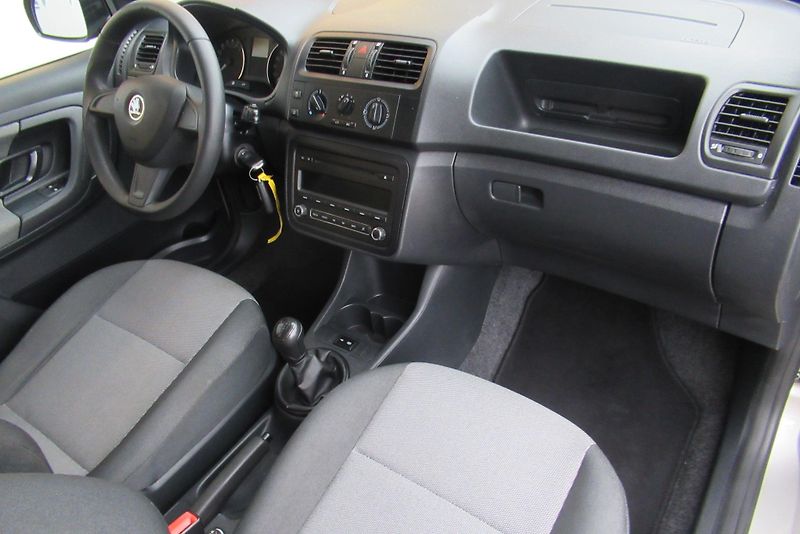 Škoda Fabia 1.6 TDI KLIMA SADA KOL - fotka 17 z 23