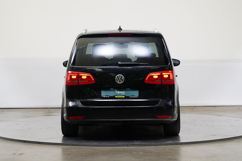 Volkswagen Touran - fotka 6 z 24