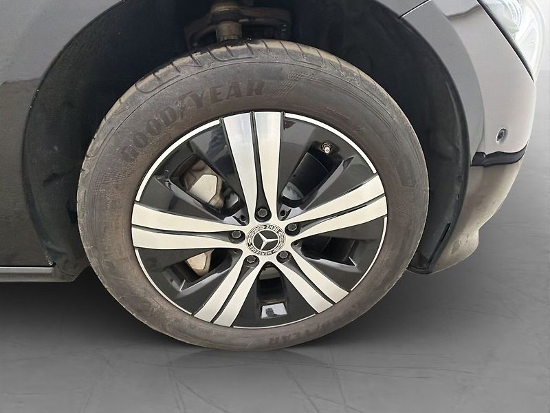 Mercedes-Benz Třídy C 300e Kamera Tažné - fotka 35 z 35