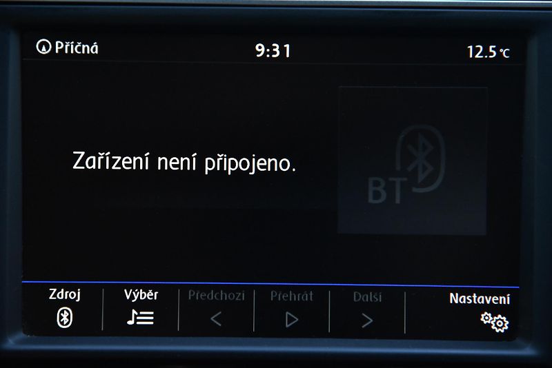 Volkswagen Touran 1.6 TDi 6st COMFORTLINE,7 MÍST - fotka 23 z 50