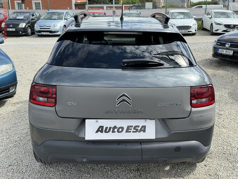 Citroën C4 Cactus (2014) 1.6 HDi, 2.maj,ČR, AT, LED - fotka 5 z 19