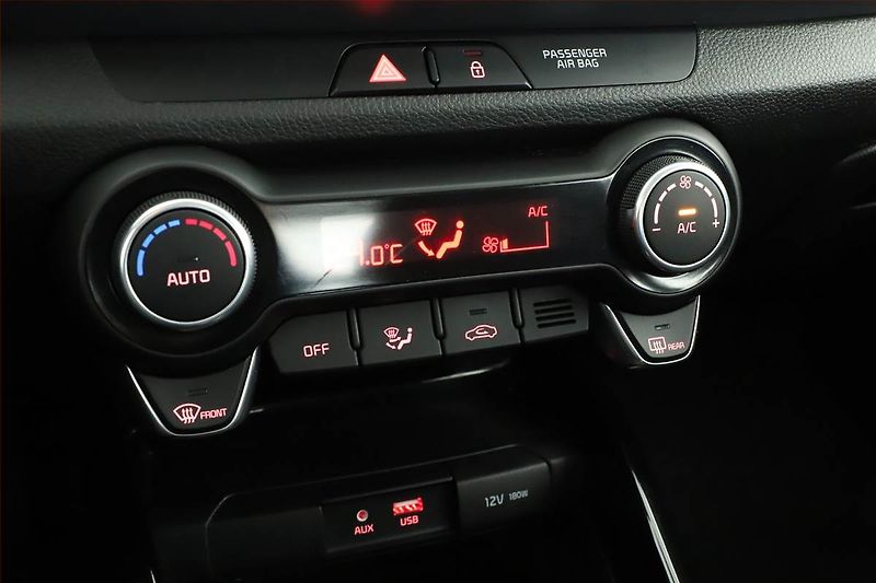Kia Stonic (2020) 1.4 CVVT, Serv.kniha, Navi - fotka 13 z 20