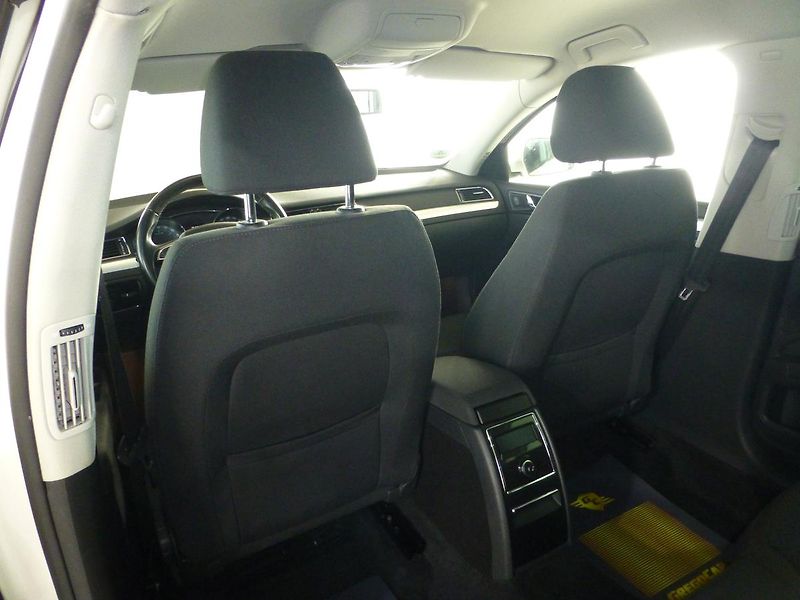Škoda Superb (2014) 2,0TDI*NAV*PARK S*VYHŘ.S*XENON - fotka 18 z 29
