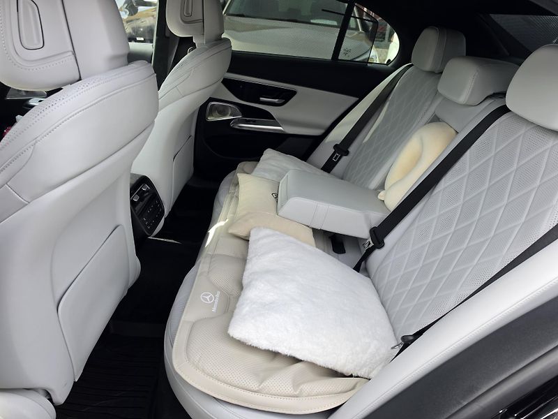 Mercedes-Benz Třídy E 450CDI AMG Burmaster 4D Full - fotka 10 z 25