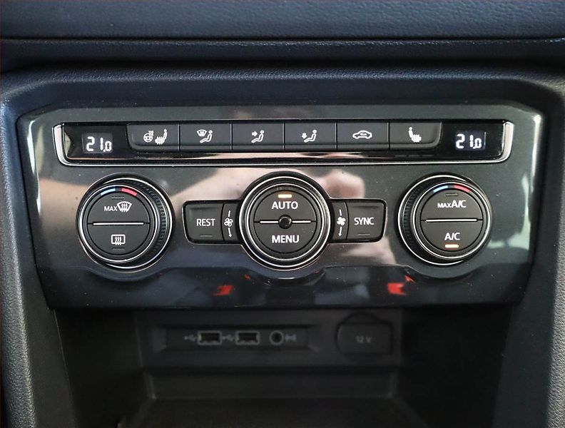 Volkswagen Tiguan (2020) Elegance 2.0 TSI - fotka 22 z 29