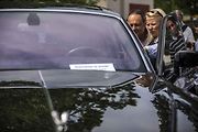 Desítky milovníků aut značek Rolls-Royce a Bentley se sešli 23. května v pražské Dubči na druhém setkání příznivců těchto luxusních aut v Česku. K vidění byly i další značky sportovních aut.