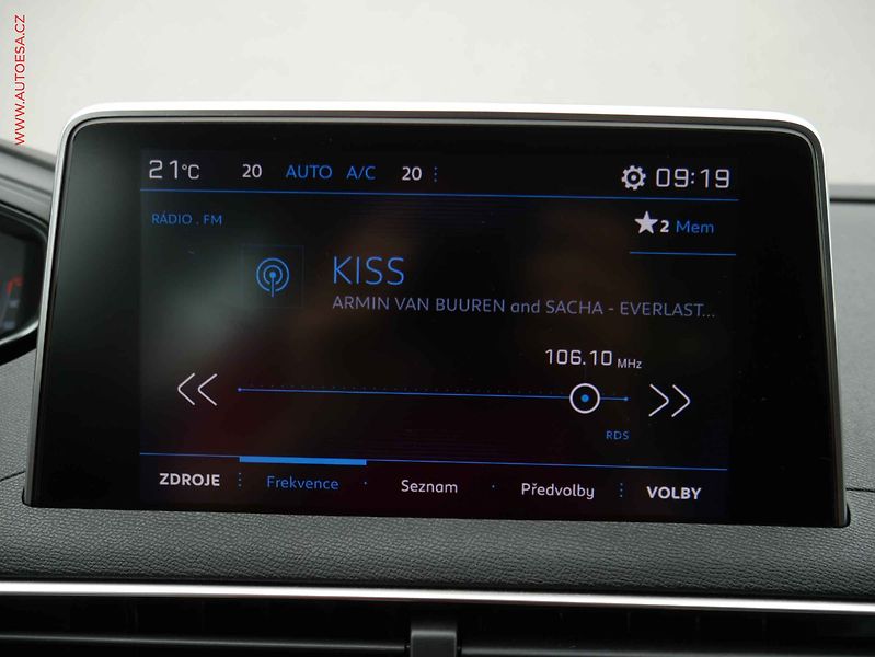 Peugeot 3008 (2018) 1.5HDi, 1.maj,ČR, Active, TZ - fotka 16 z 18