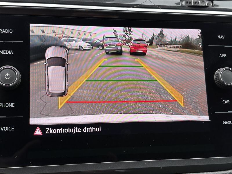 Volkswagen Tiguan 2,0 TDi 140kW 4M,Led,ACC,Highl - fotka 21 z 41