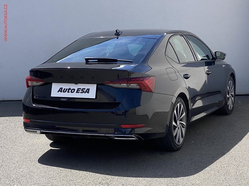 Škoda Octavia (2023) 1.5 TSi, ČR, SportLine, DSG - fotka 4 z 19