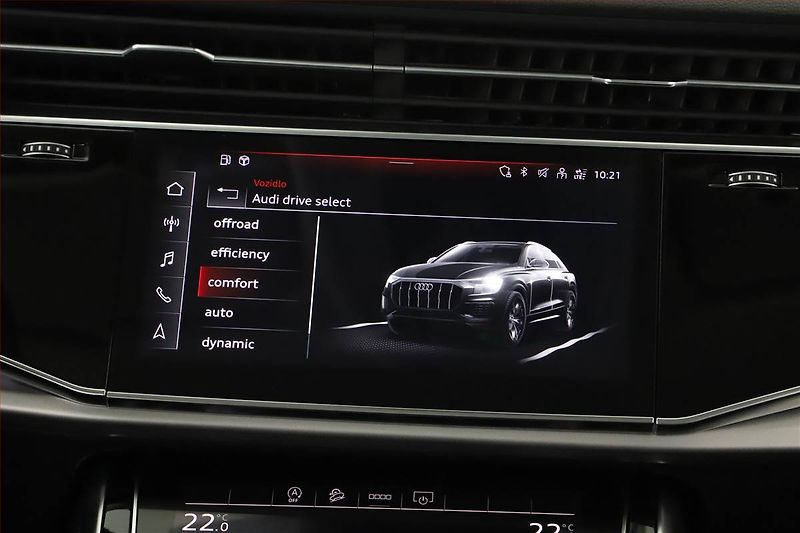 Audi Q8 (2023) 55 TFSI, Výhřev, Kamera - fotka 16 z 29