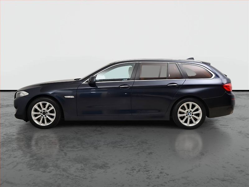 BMW Řada 5 (2012) 530d xDrive, 4X4, Automat - fotka 3 z 22