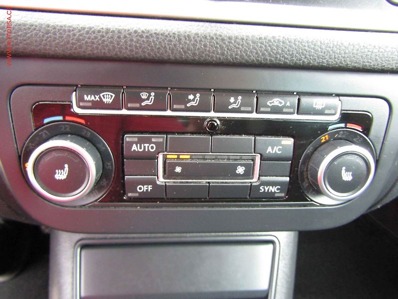 Volkswagen Tiguan (2014) 2.0 TDi 4x4, servis.kniha, AC - fotka 17 z 23