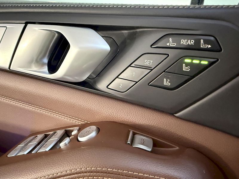 BMW X7 xDrive30d M-Sport Laser FULL - fotka 30 z 53