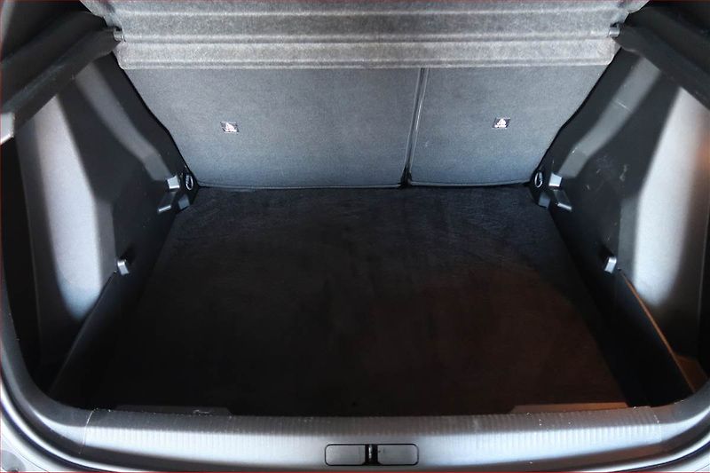 Peugeot 2008 (2025) Allure 1.2 PureTech - fotka 14 z 18