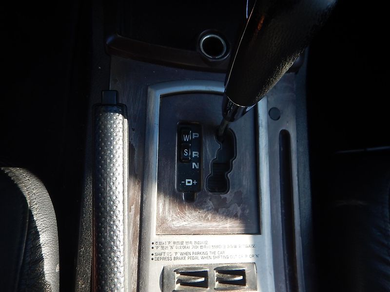 SsangYong Rexton 2.7 XDi, AUTOMAT, TAŽNÉ - fotka 19 z 22